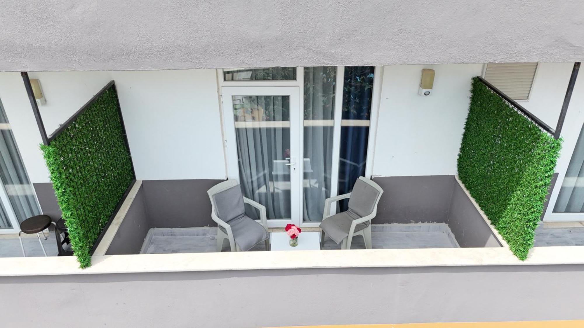 Hillside Apart Hotel 外观 照片
